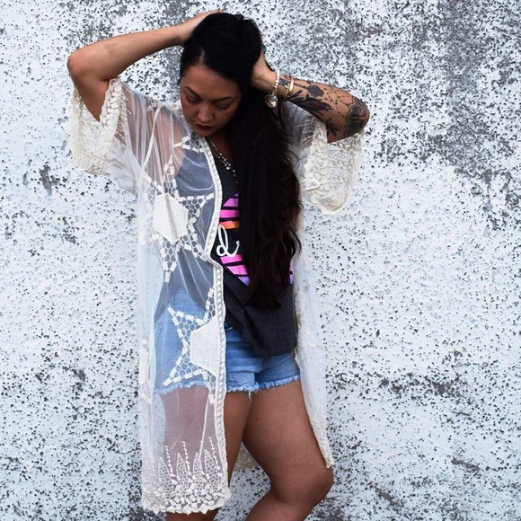 Ivory Geometric Star Mesh Kimono - Picture 2 of 5